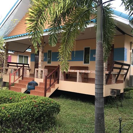 Sangtong Beach Resort Лаем-Синг Экстерьер фото